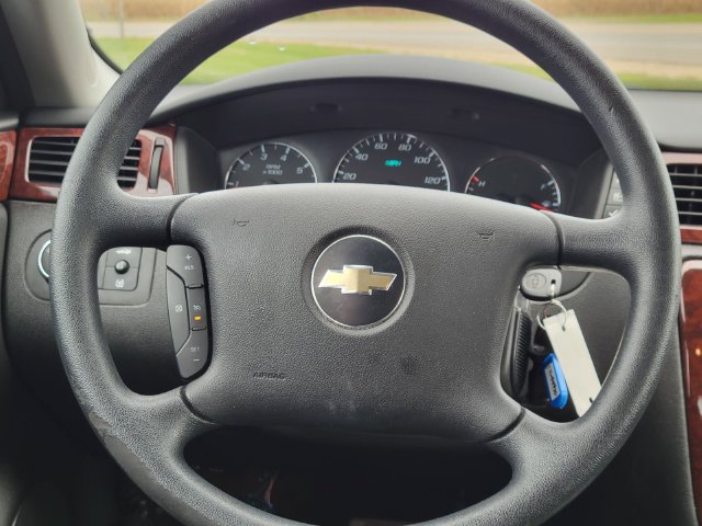 Used 2009 Chevrolet Impala LT FWD image 5