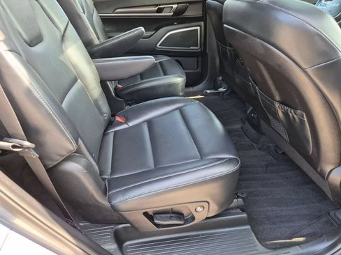 Used 2025 Kia Telluride S FWD image 31