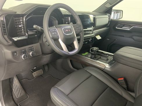 Used 2025 GMC Sierra 1500 SLT w/ SLT Premium Plus Package image 34