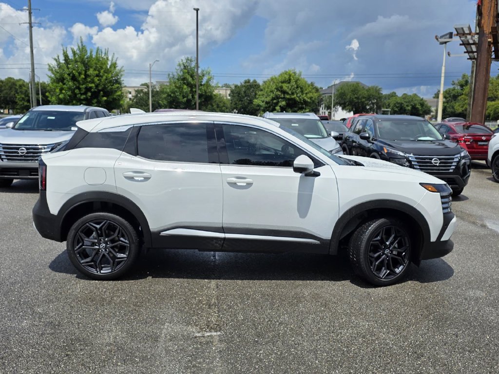 New 2025 Nissan Kicks SR FWD image 34