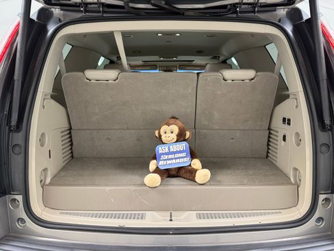 Used 2017 Cadillac Escalade Luxury image 9