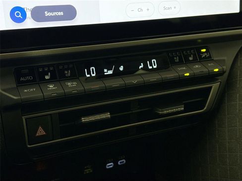 Certified 2025 Toyota Camry XLE w/ Premium Plus Package FWD image 26