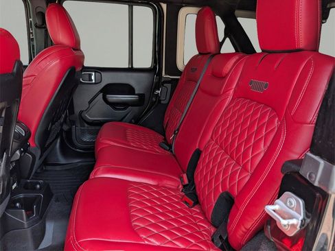 Used 2020 Jeep Wrangler Unlimited Rubicon w/ Cold Weather Group image 11