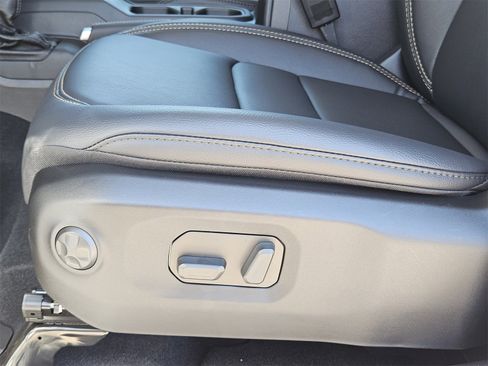 New 2025 Jeep Gladiator Sport image 25