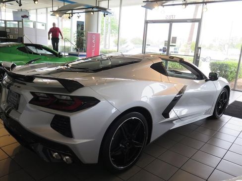 Used 2020 Chevrolet Corvette Stingray Premium Cpe w/ 3LT Preferred Equipment Group RWD image 2