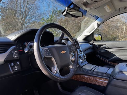 Used 2016 Chevrolet Suburban LTZ image 12