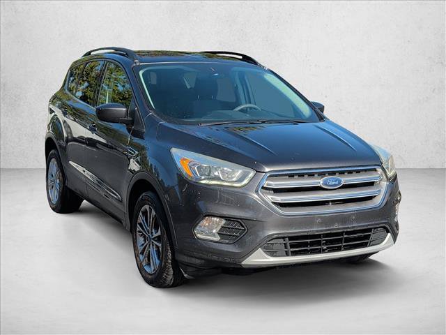 Used 2017 Ford Escape SE w/ Equipment Group 201A AWD/4WD image 3