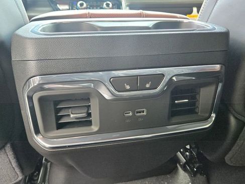 New 2026 GMC Sierra 2500 Denali Ultimate AWD/4WD image 9