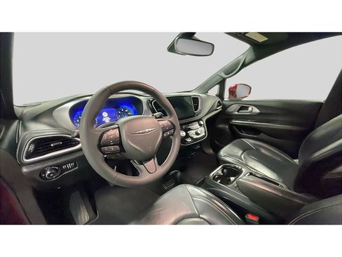 Used 2022 Chrysler Pacifica Touring-L w/ S Appearance Package AWD/4WD image 11