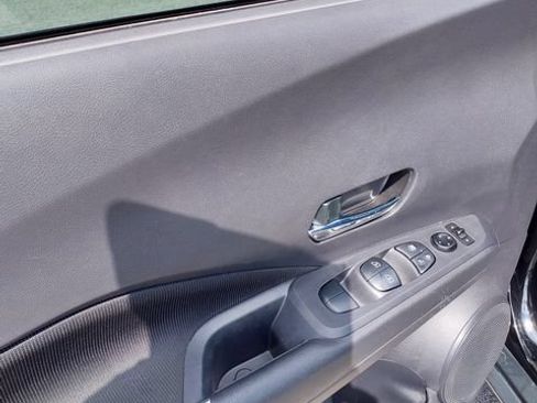 Used 2021 Nissan Kicks SV FWD image 18
