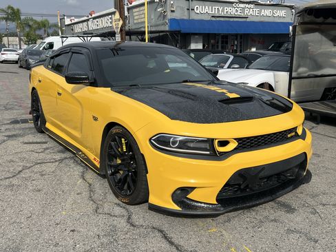 Used 2017 Dodge Charger R/T image 5