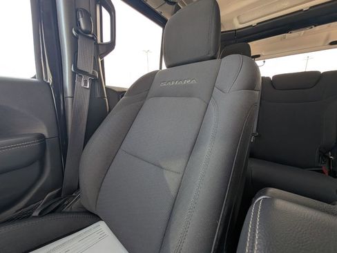 Used 2023 Jeep Wrangler Sahara image 14