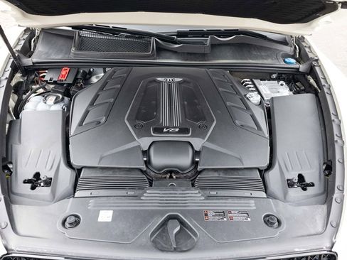 Used 2023 Bentley Bentayga Extended Wheelbase image 92