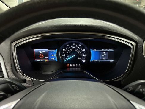 Used 2015 Ford Fusion SE image 30