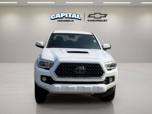 Used 2019 Toyota Tacoma TRD Sport AWD/4WD image 8