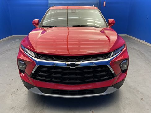 Used 2024 Chevrolet Blazer LT w/ Convenience Package FWD image 3