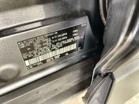 Used 2023 Toyota RAV4 Limited AWD/4WD image 28