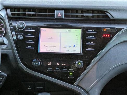 Used 2019 Toyota Camry SE image 14