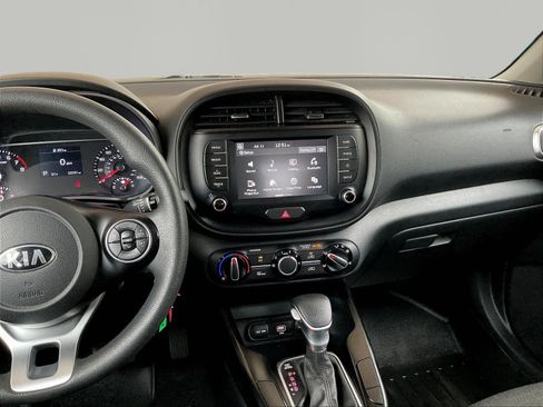 Used 2021 Kia Soul S FWD image 9