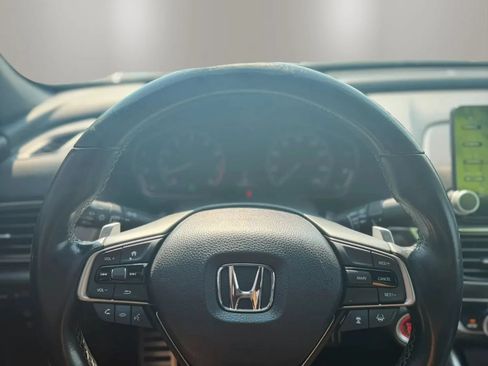 Used 2018 Honda Accord Sport image 13