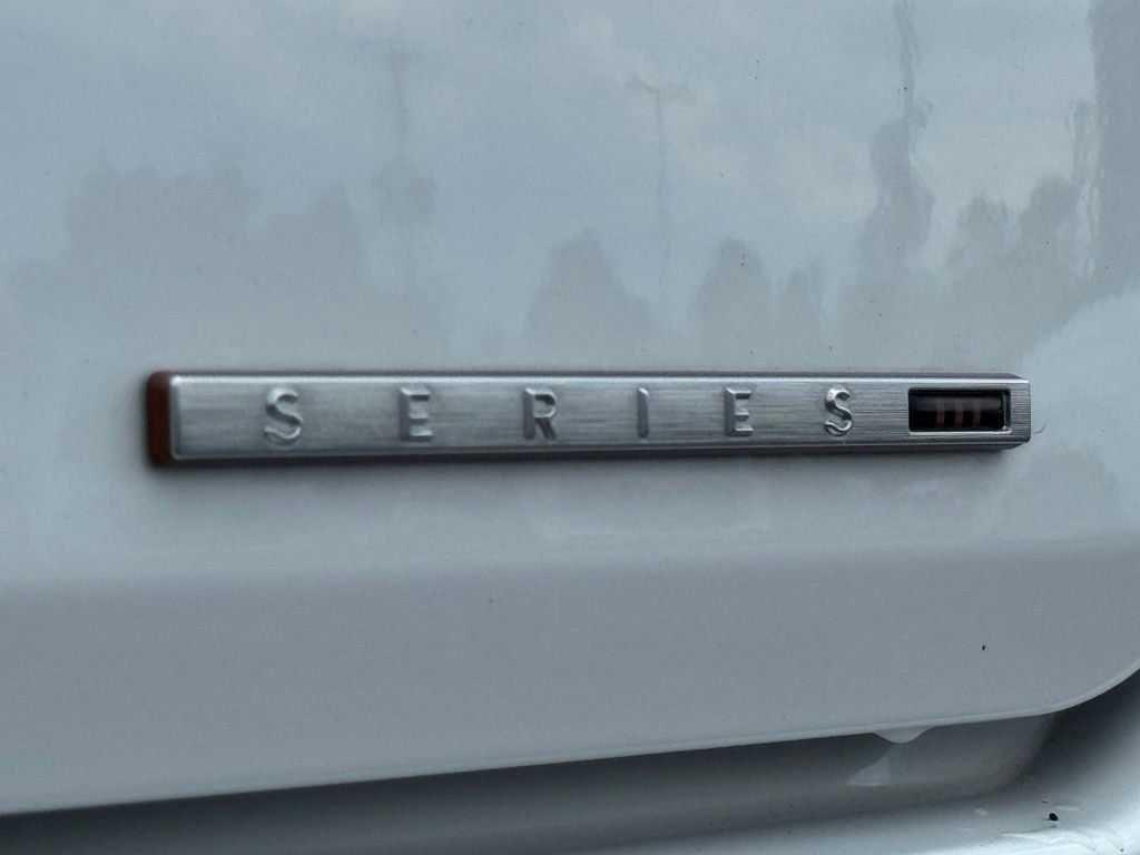 Used 2023 Jeep Grand Wagoneer Series III AWD/4WD image 12