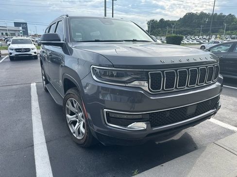 Used 2022 Jeep Wagoneer Series II AWD/4WD image 3