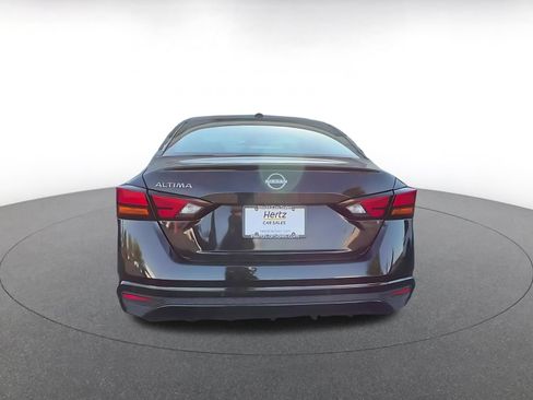 Used 2025 Nissan Altima 2.5 SV FWD image 12