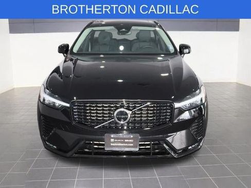Used 2025 Volvo XC60 B5 Plus AWD/4WD image 10