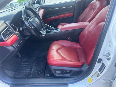 Used 2021 Toyota Camry XSE FWD image 11