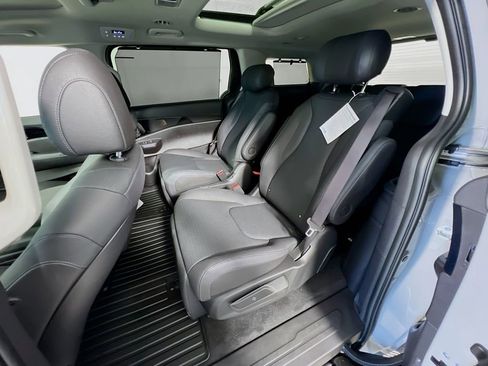 New 2026 Kia Carnival SX Prestige FWD image 21