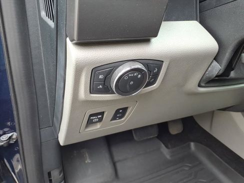 Used 2019 Ford F150 XLT w/ Equipment Group 302A Luxury AWD/4WD image 25