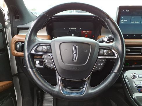 Used 2022 Lincoln Nautilus Reserve w/ Equipment Group 201A image 17