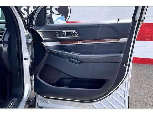 Used 2018 Ford Explorer Platinum AWD/4WD image 20