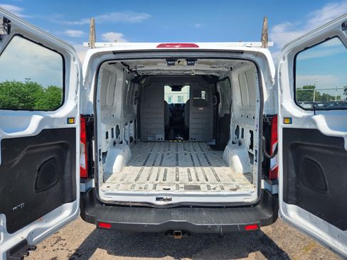 Used 2016 Ford Transit 250 130 Low Roof image 22