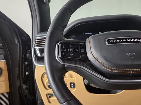 Used 2025 Jeep Grand Wagoneer Series III w/ Rear Seat Video Group 1 AWD/4WD image 15