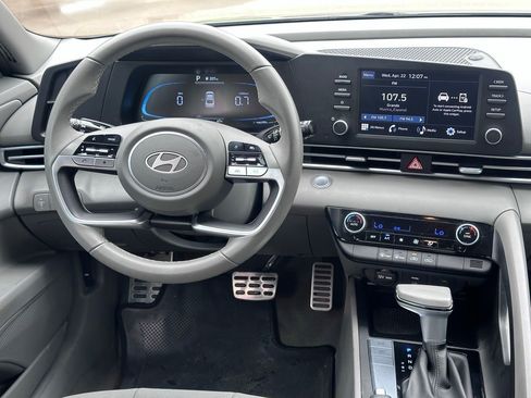 Used 2025 Hyundai Elantra Sport FWD image 16