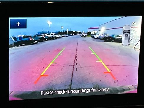 Used 2022 Ford Explorer XLT image 13