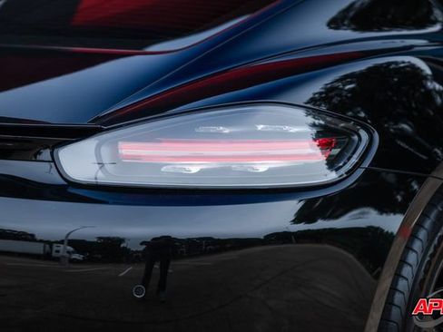 Used 2018 Porsche 718 Cayman RWD image 52