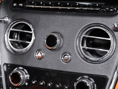 Used 2022 Rolls-Royce Cullinan w/ Dark Exterior Package image 45