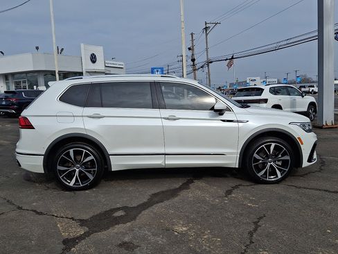 Used 2022 Volkswagen Tiguan SEL R-Line image 8