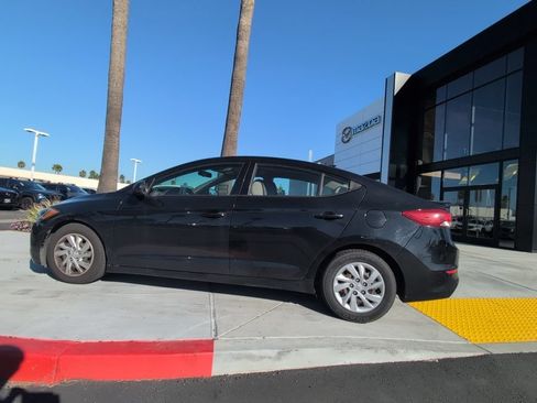 Used 2017 Hyundai Elantra SE FWD image 9