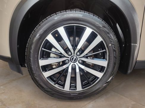 Used 2023 Nissan Pathfinder Platinum w/ Black Appearance Package FWD image 33