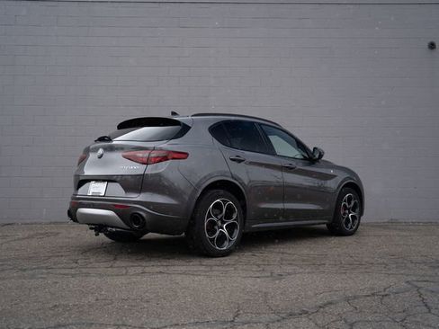 Used 2023 Alfa Romeo Stelvio Ti AWD/4WD image 7
