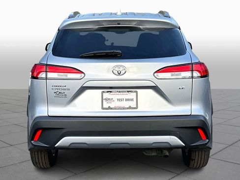 Certified 2024 Toyota Corolla Cross LE w/ Moonroof Package FWD image 5
