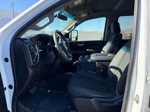 Used 2020 Chevrolet Silverado 2500 LT w/ Z71 Off-Road Package image 9