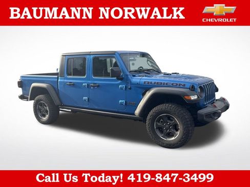 Used 2023 Jeep Gladiator Rubicon w/ Cold Weather Group AWD/4WD image 2