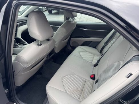 Used 2024 Toyota Camry SE image 15