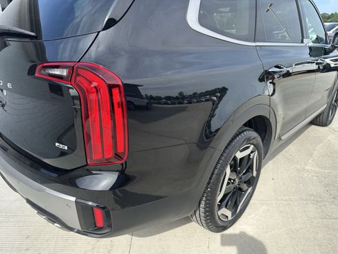 Used 2025 Kia Telluride S AWD/4WD image 19
