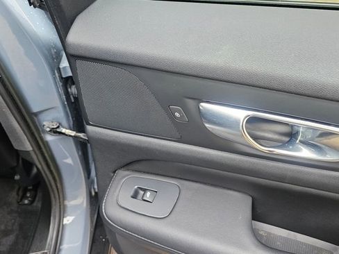 Used 2023 Volvo V60 B5 Cross Country Plus w/ Climate Package image 10