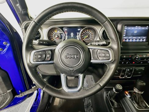 Used 2019 Jeep Wrangler Unlimited Sahara AWD/4WD image 15
